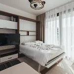 Pearl Island Homes * 凯里尼亚